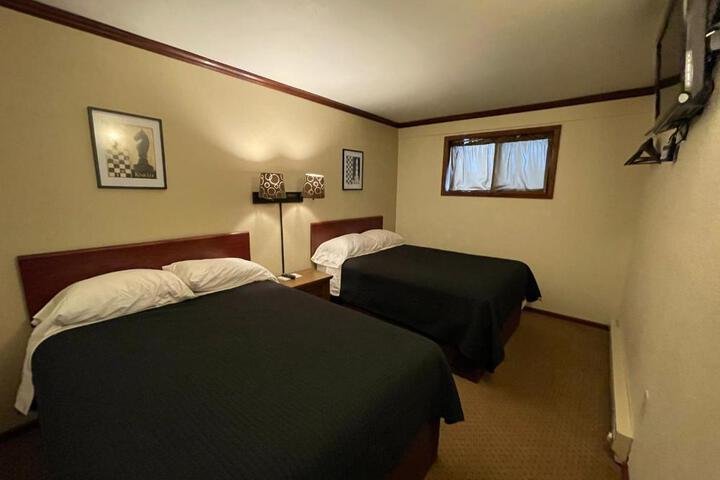 Highland Court Motel
