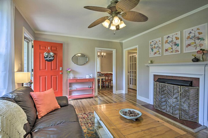Bright Home w / Yard in Historic Fuquay-varina!