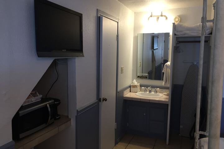 Room 128 of 162