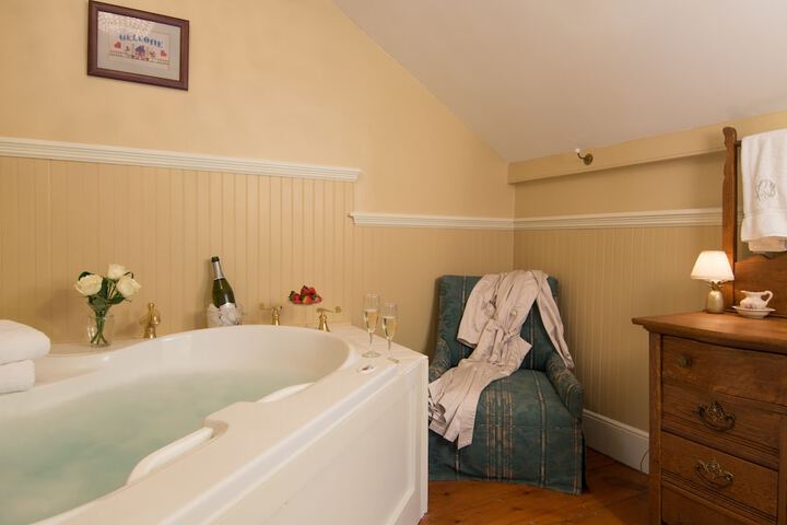 Hot Tub 111 of 124