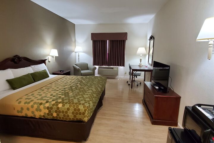 Room 28 of 33