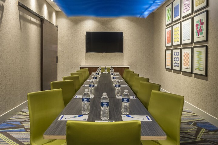 Holiday Inn Express & Suites Medina by IHG