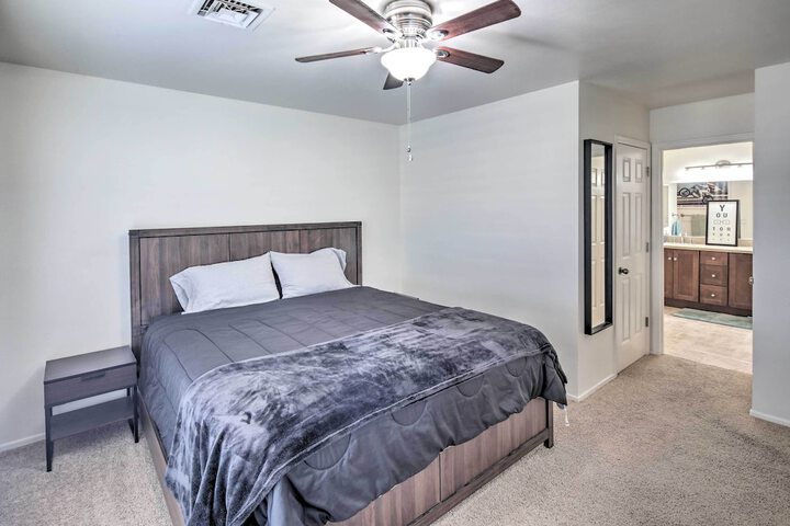 Parker Home on the Colorado River w / Views!