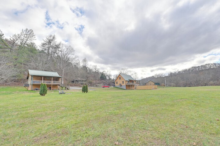 Pet-friendly Cabin w / Hot Tub in Daniel Boone NF