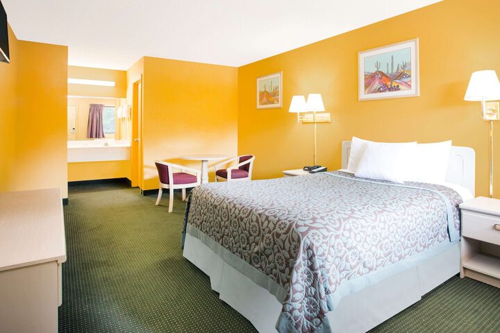 Room 16 of 22