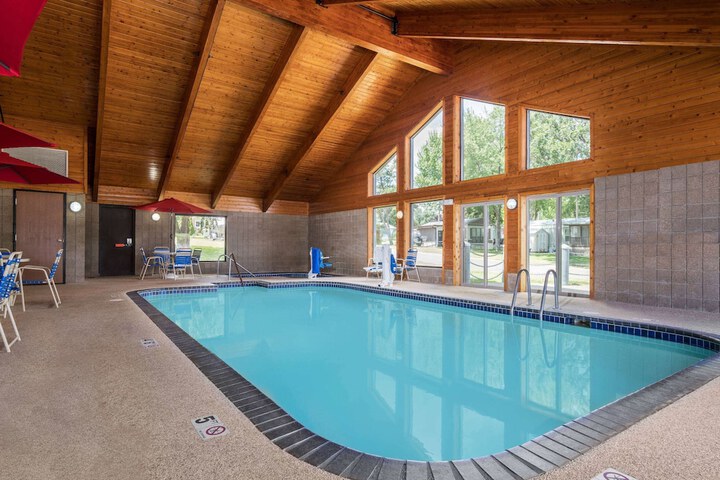 Pool 2 of 22