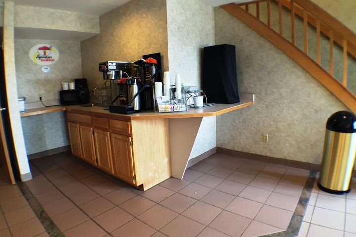 Breakfast/Coffee Service 43 of 44