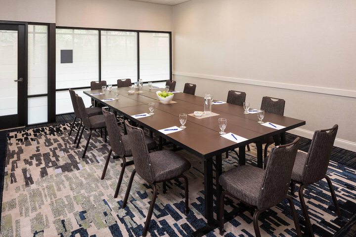 Delta Hotels by Marriott Minneapolis Northeast