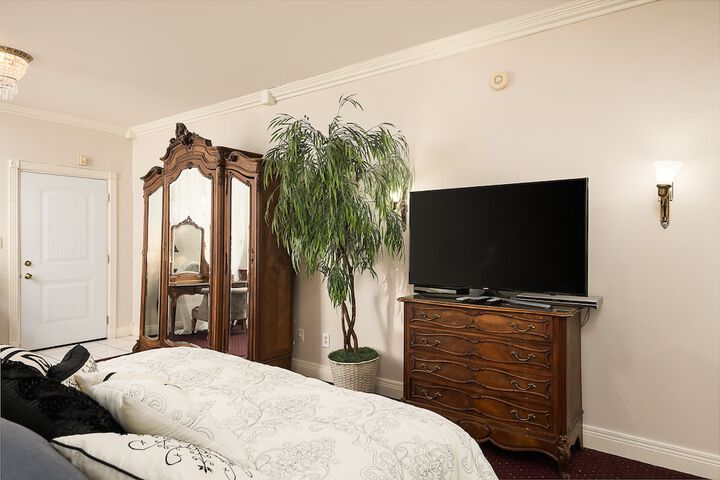 Room 47 of 62