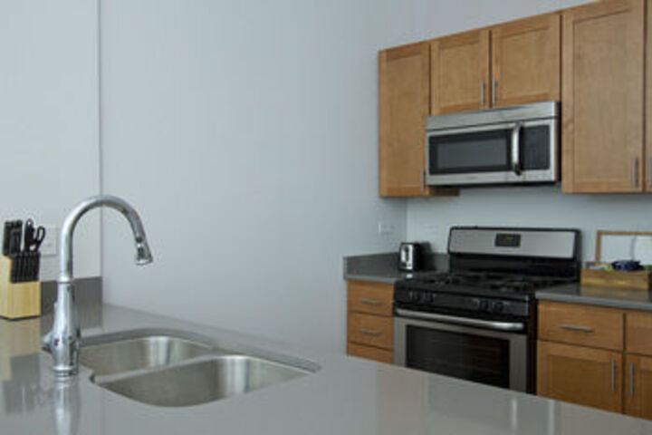 Contemporary 2Br in Lincoln Park by Sonder