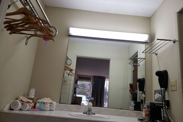Room 21 of 32