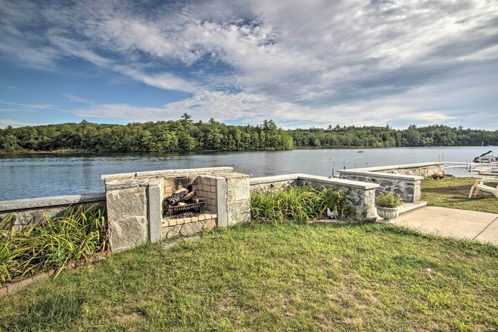 Waterside Haven on Milton Pond w / Deck & Boat Dock