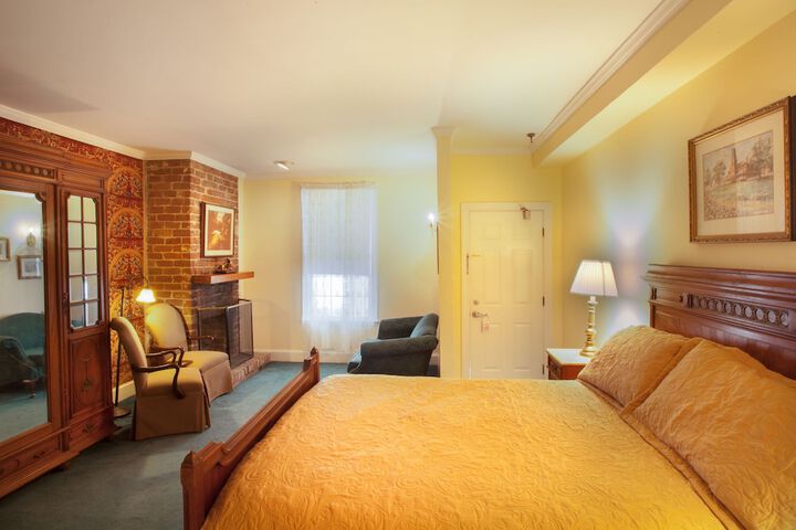 Room 35 of 170