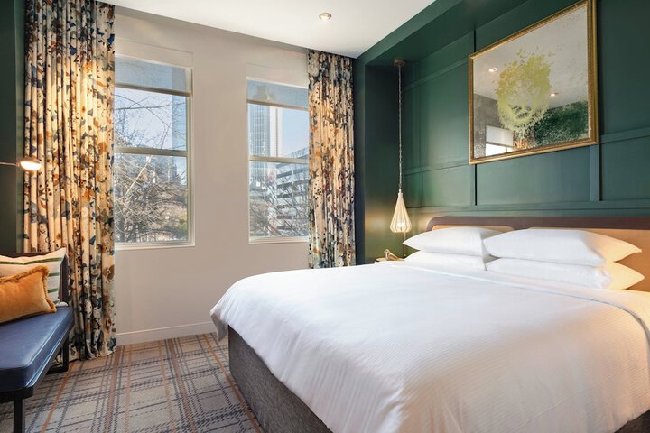 Room 47 of 80
