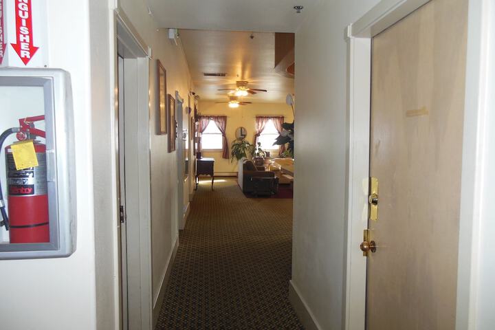 Ballroom/Hall 34 of 34
