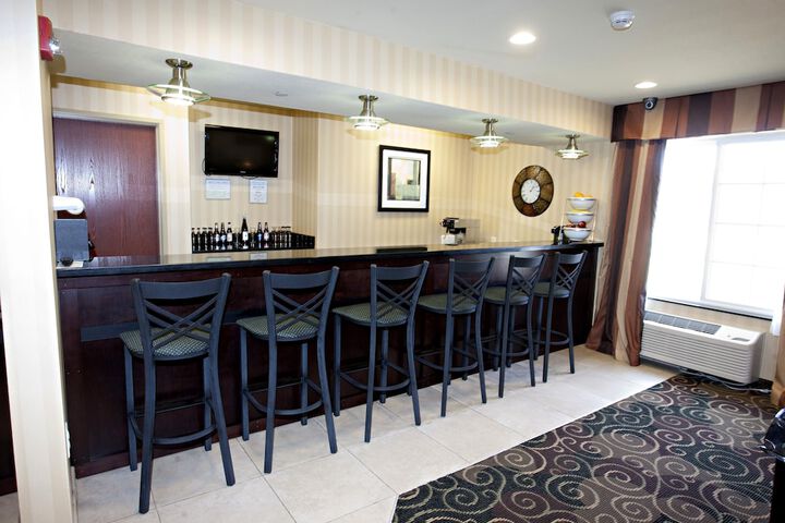 Lounge 40 of 47