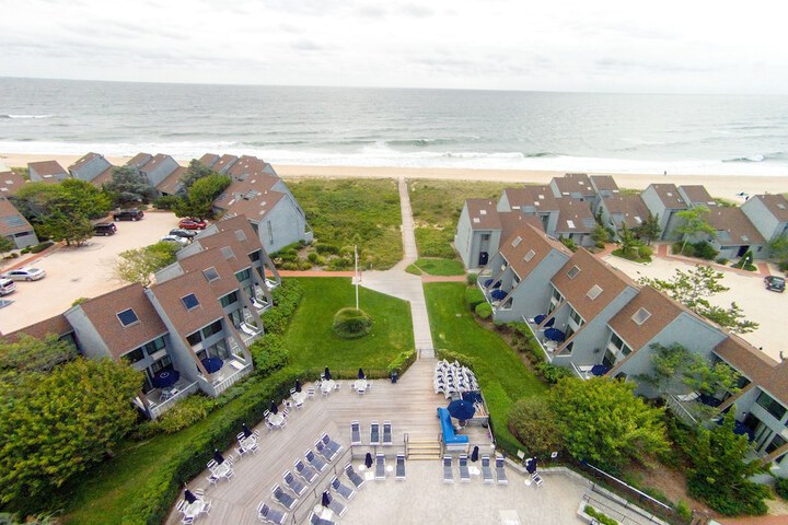 The Surf Club