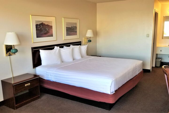 Motel 8 Laramie