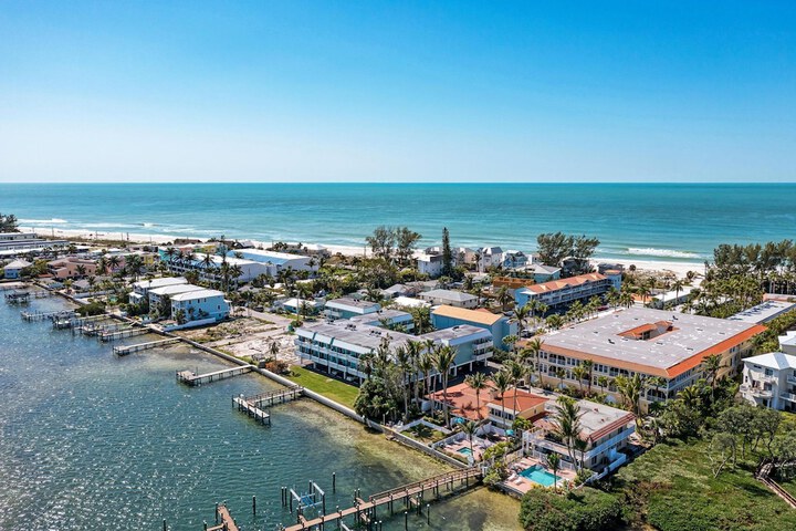 Anna Maria Island Beach Palms 5B