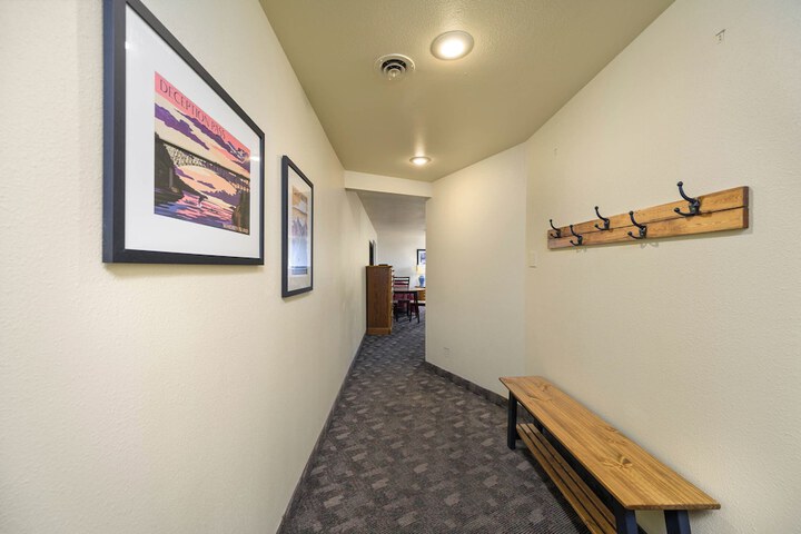 Room 49 of 128