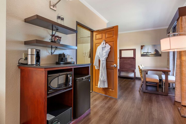 Room 36 of 51