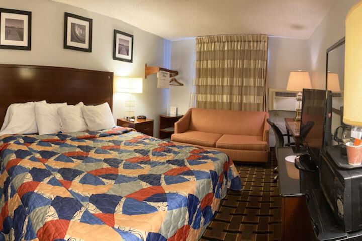 Room 37 of 54