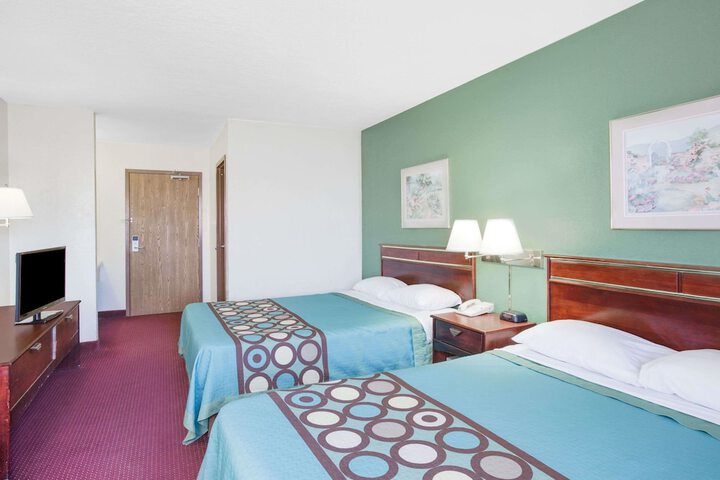 Room 9 of 12