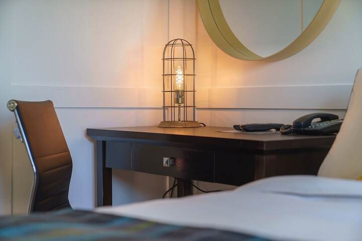 Room 21 of 42