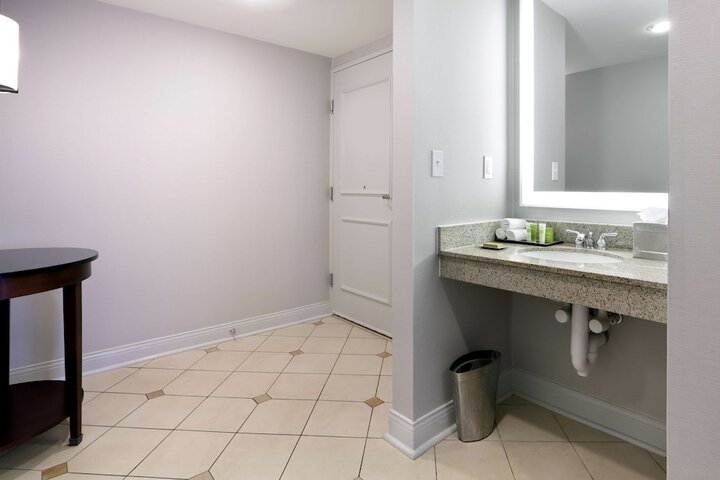 Room 19 of 51