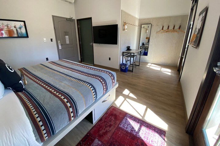 Room 19 of 43