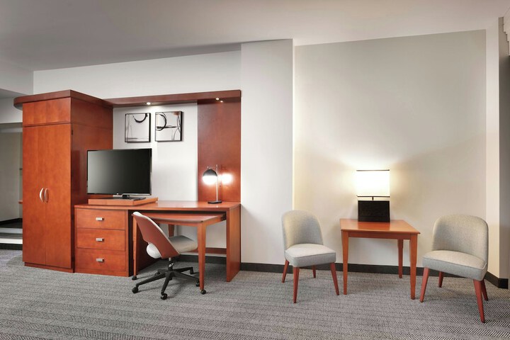 Courtyard by Marriott Lincoln Downtown