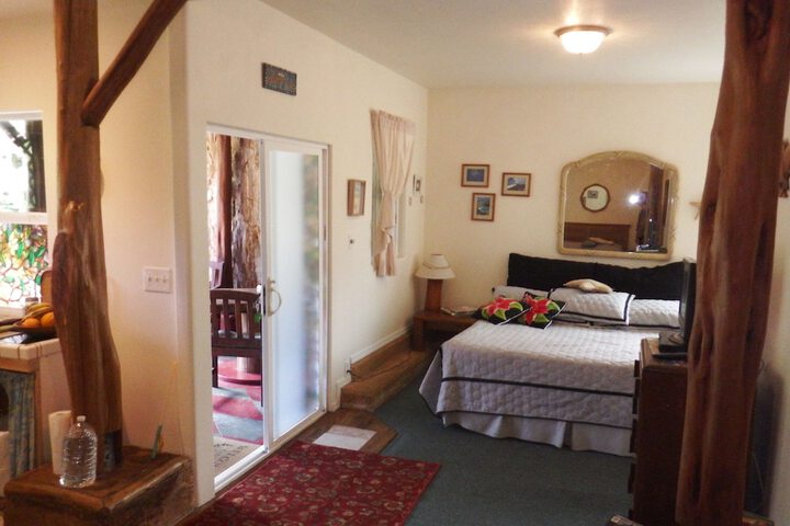 Aloha Crater Lodge