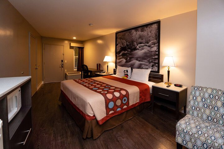 Room 18 of 25