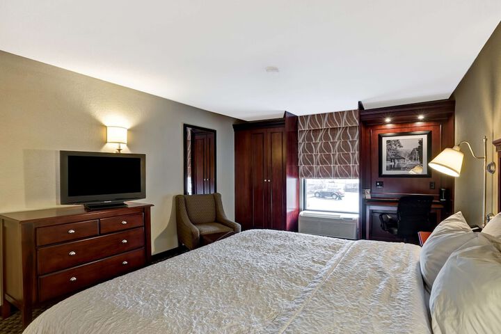 Room 13 of 40
