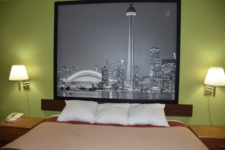 Room 28 of 53