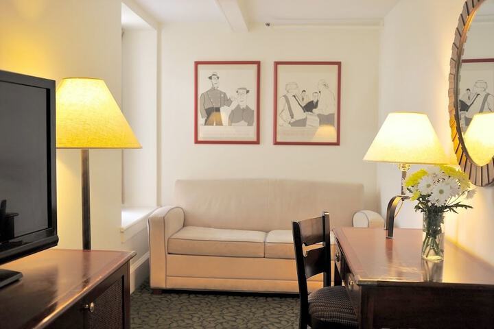Room 23 of 46