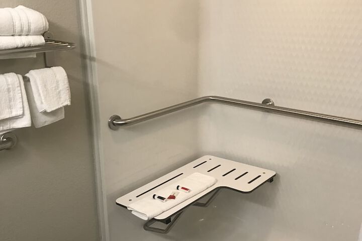 Room 6 of 46