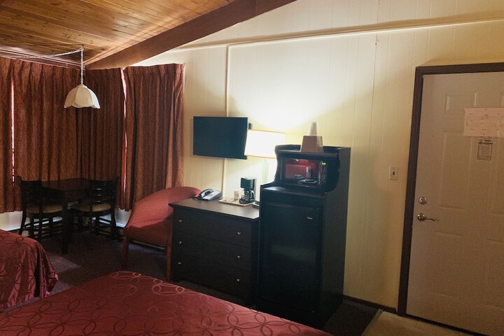 Crossroads Motel