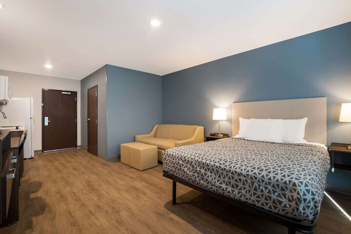 Room 11 of 24
