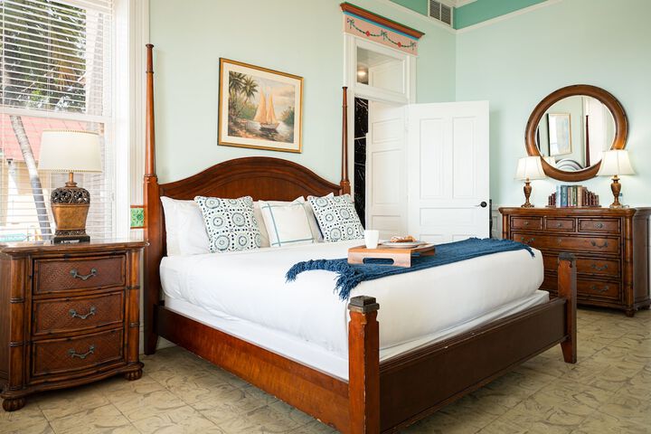 Southernmost House - Adult Exclusive