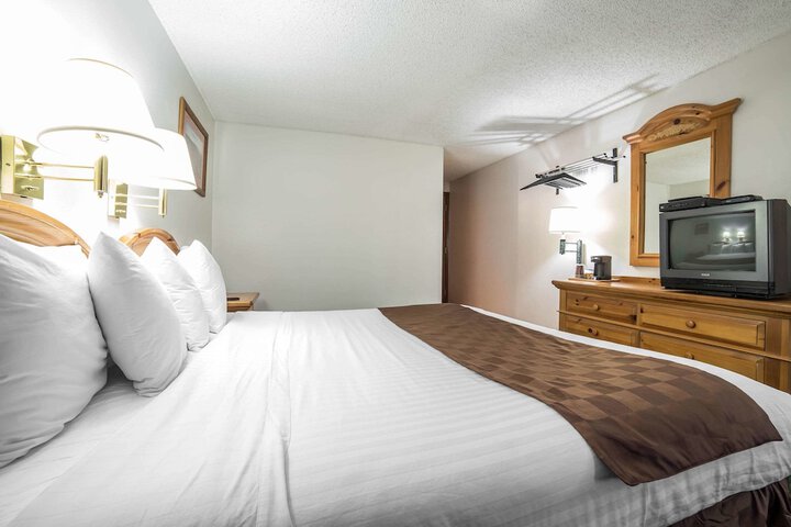 Room 14 of 25