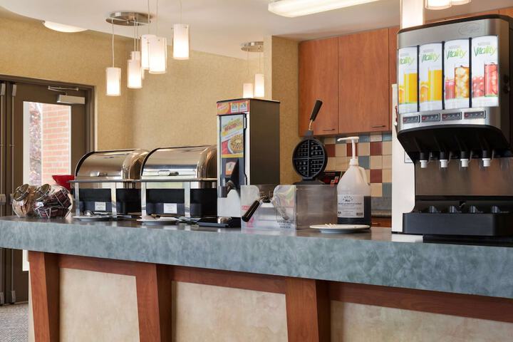 Breakfast/Coffee Service 24 of 27