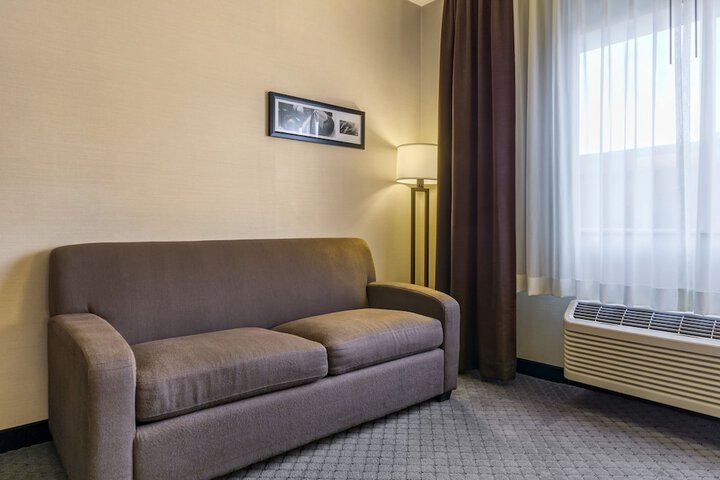 Room 16 of 35