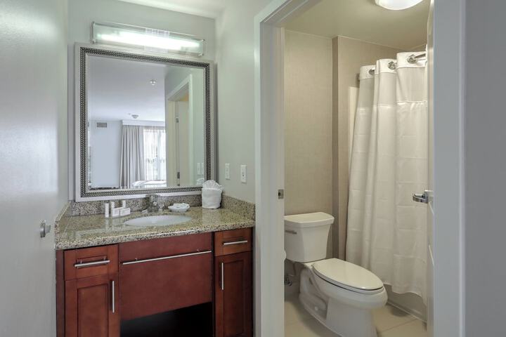 Residence Inn Woodbridge Edison / Raritan Center