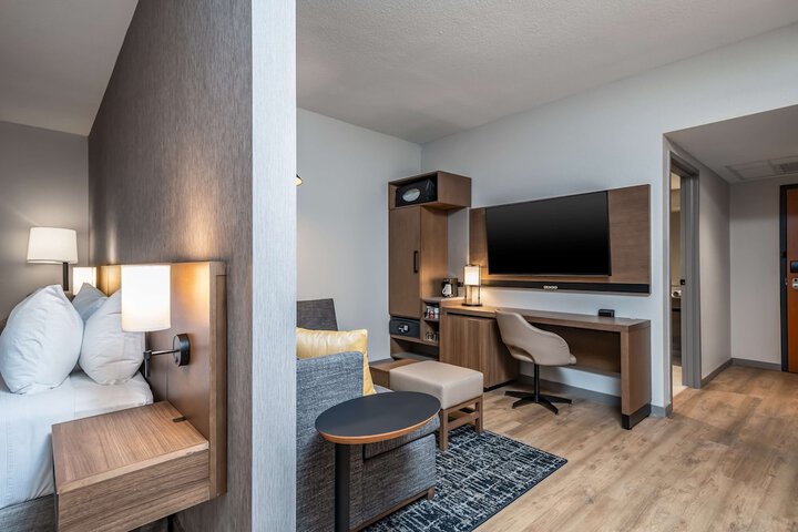 Room 42 of 85