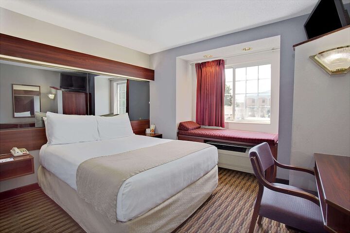 Room 12 of 20