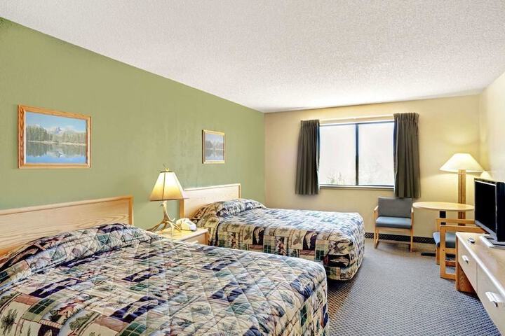 Room 6 of 16