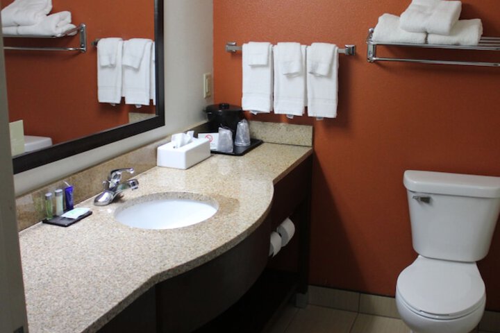 Sleep Inn & Suites North Liberty - Liberty City