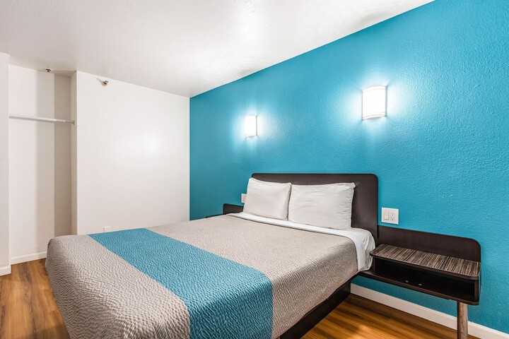Room 20 of 37