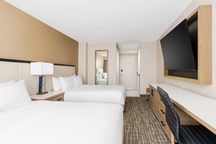 Room 32 of 42